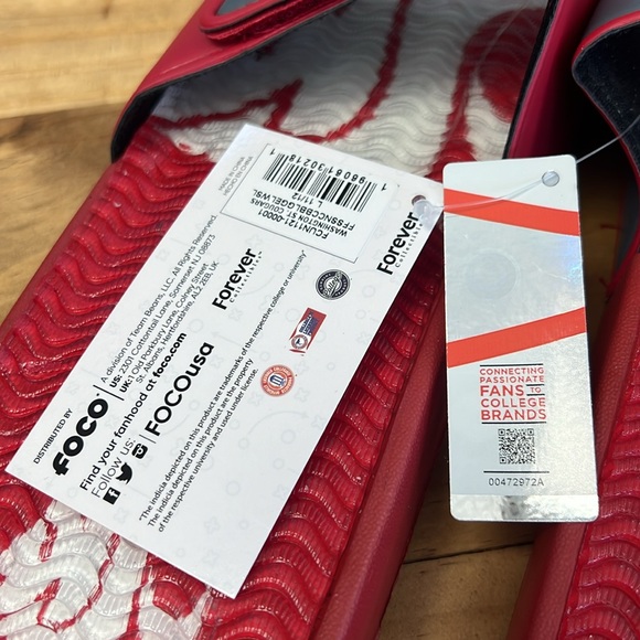 NWT FOCO NCAA Washington State Slides - Picture 2 of 3